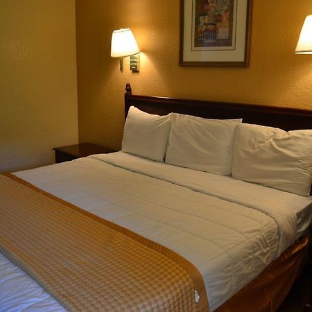 Americas Best Value Inn Smithfield Exteriér fotografie