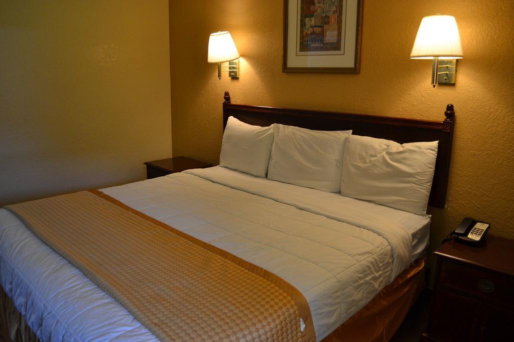 Americas Best Value Inn Smithfield Exteriér fotografie